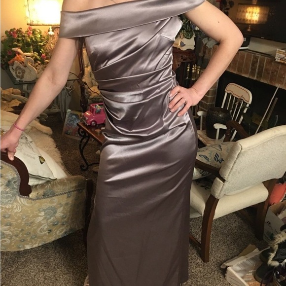 Elegant Off-Shoulder Satin Dress - Picture 1 of 3